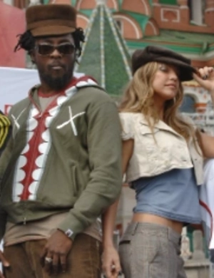 Fergie и Black Eyed Peas воссоединились, чтобы отметить важные даты Fergie и Black Eyed Peas воссоединились, чтобы отметить важные даты