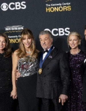 Сильвестр Сталлоне впервые вышел в свет с тростью из-за последствий трюков