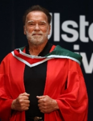 Сын Арнольда Шварценеггера одержал первую победу на соревнованиях по бодибилдингу Сын Арнольда Шварценеггера одержал первую победу на соревнованиях по бодибилдингу