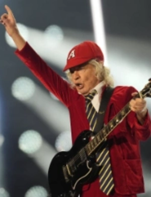 AC/DC едут в первое за 10 лет домашнее турне с альбомом Pwr/Up