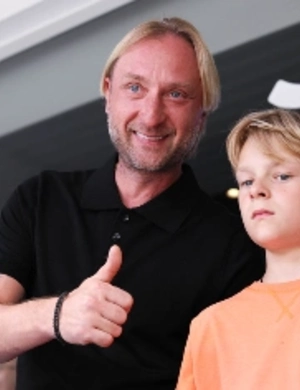 43-летний Плющенко хочет освоить рискованный элемент сальто на льду и научить сына