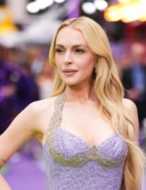 Фанаты заподозрили, что Линдси Лохан могла применить трюк Кайли Дженнер с макияжем Фанаты заподозрили, что Линдси Лохан могла применить трюк Кайли Дженнер с макияжем