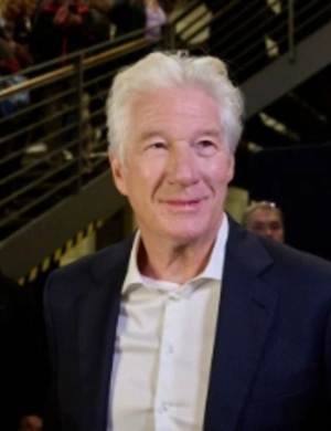 76-летний Ричард Гир вышел в свет с женой, которая младше его на 34 года