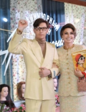 Павел Воля с сыном повторили экстремальные тренды и забивали гвозди бананом на морозе Павел Воля с сыном повторили экстремальные тренды и забивали гвозди бананом на морозе