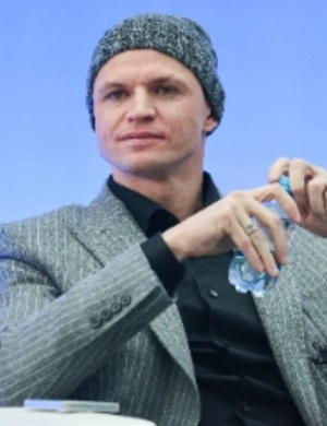 Бывший муж Бузовой прокомментировал новость о беременности ее сестры