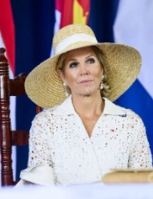 Королева Нидерландов Максима уходит в армию