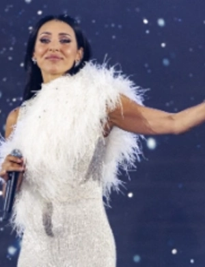 Алсу рассказала о творческих планах с Джиганом и новогодних традициях Алсу рассказала о творческих планах с Джиганом и новогодних традициях