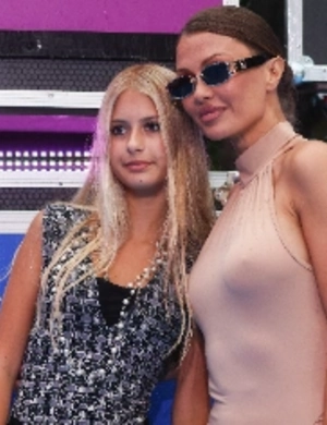 Виктория Боня заявила, что после родов заподозрила подмену дочери