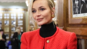 Полина Гагарина пожаловалась на последствия уколов ботокса: «Всё перекосило»