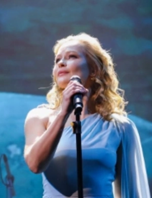 Актриса Юлия Пересильд рассказала, что в их доме звучат хиты Вани Дмитриенко Актриса Юлия Пересильд рассказала, что в их доме звучат хиты Вани Дмитриенко