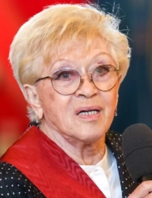 Ирина Пегова поделилась трогательными фото с 90-летней Алисой Фрейндлих