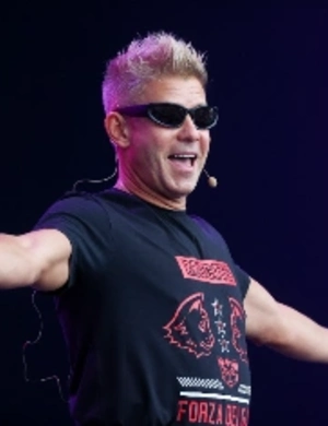 Митя Фомин раскрыл свой секрет молодости: «Коллекционирую острова» Митя Фомин раскрыл свой секрет молодости: «Коллекционирую острова»