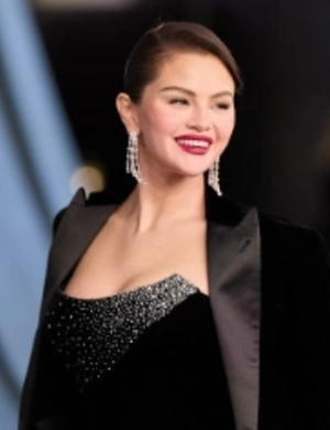 Селена Гомес ответила на критику своей внешности Селена Гомес ответила на критику своей внешности