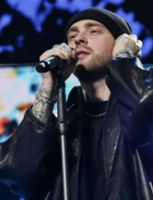 Юрист объяснил, грозит ли штраф Егору Криду за афишу в стилистике фильма «Один дома»