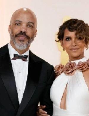 Холли Берри все-таки выходит замуж: актриса разъяснила путаницу вокруг своего ответа на предложение Холли Берри все-таки выходит замуж: актриса разъяснила путаницу вокруг своего ответа на предложение