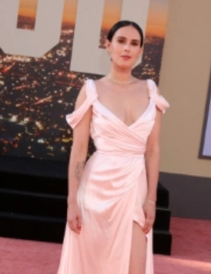 Дочь Брюса Уиллиса прокомментировала слухи о финансовой помощи