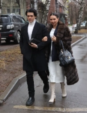 Лерчек и Луис раскрыли секрет финансирования косметологического бренда блогера