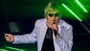 Звезда «Иванушек» Андрей Григорьев-Апполонов рассказал, как сломал три ребра и ключицу на гастролях Звезда «Иванушек» Андрей Григорьев-Апполонов рассказал, как сломал три ребра и ключицу на гастролях