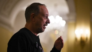 Режиссер Феликс Михайлов рассказал об участии ИИ в подготовке Премии МУЗ-ТВ 2026. Движение