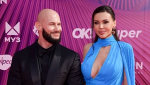 10-летняя дочь Джигана упала в яму в центре Москвы: «Огромная дыра» 10-летняя дочь Джигана упала в яму в центре Москвы: «Огромная дыра»