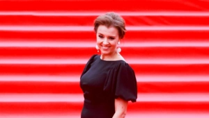 Актриса Ксения Алферова публично поздравила мать с юбилеем Актриса Ксения Алферова публично поздравила мать с юбилеем