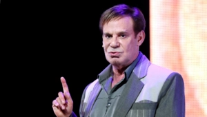 Отметивший 70-летие Ефим Шифрин заговорил об отношениях со студенткой Отметивший 70-летие Ефим Шифрин заговорил об отношениях со студенткой