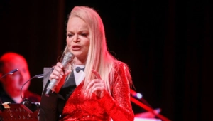 Лариса Долина усилила охрану после скандала с квартирой