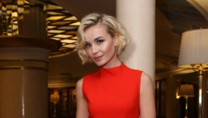 Полина Гагарина откровенно рассказала о затянувшейся болезни и дала оценку пластической хирургии Полина Гагарина откровенно рассказала о затянувшейся болезни и дала оценку пластической хирургии