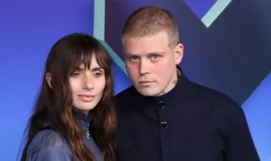 Звезда «Дракулы» Зои Блю Сайдел опубликовала романтические кадры с Yung Lean