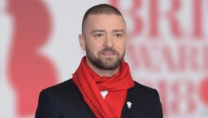 Джастин Тимберлейк подаст иск в суд к властям Лонг-Айленда из-за видео с его задержанием Джастин Тимберлейк подаст иск в суд к властям Лонг-Айленда из-за видео с его задержанием