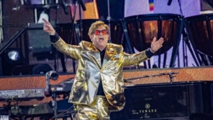 Продюсер Эндрю Уотт сравнил певца Элтона Джона с Бетховеном из-за его непостоянства Продюсер Эндрю Уотт сравнил певца Элтона Джона с Бетховеном из-за его непостоянства