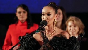 Ольга Бузова опубликовала кадры семейной встречи с бабушкой в Санкт-Петербурге Ольга Бузова опубликовала кадры семейной встречи с бабушкой в Санкт-Петербурге