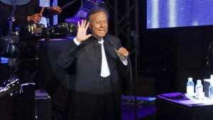 Хулио Иглесиас ответил на обвинения в насилии: певец заявил о своей невиновности