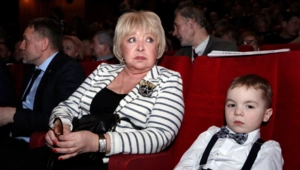 Звезда «Ворониных» Анна Фроловцева перенесла операцию по удалению опухоли Звезда «Ворониных» Анна Фроловцева перенесла операцию по удалению опухоли