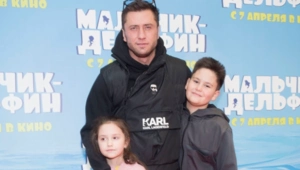 Сын Павла Прилучного теперь редко видится с отцом: адвокат назвала причину