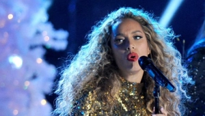 Песня 2013 года обошла рождественские хиты Мэрайи Кэри, Slade и Wham! в чартах Британии