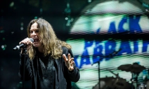 Вдова Оззи Осборна выставила семейный особняк за 17 млн долларов на продажу Вдова Оззи Осборна выставила семейный особняк за 17 млн долларов на продажу