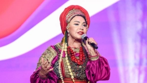 Надежда Бабкина поддержала тренд на народные элементы в одежде Надежда Бабкина поддержала тренд на народные элементы в одежде