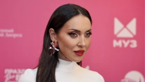 Алсу показала свою жизнь после развода: работа, шоппинг, косметолог