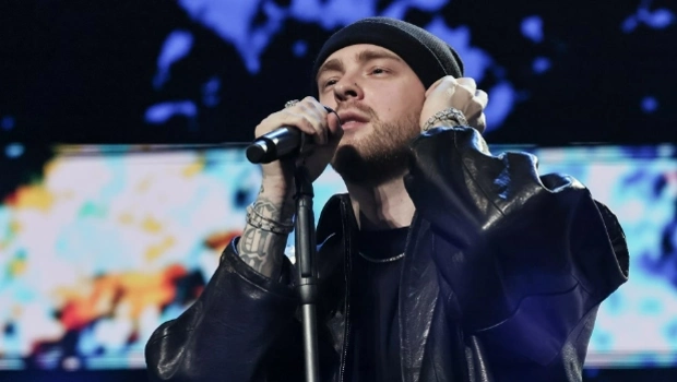 Юрист объяснил, грозит ли штраф Егору Криду за афишу в стилистике фильма «Один дома»