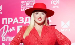 Анна Семенович пожаловалась на испортившего ей внешность косметолога