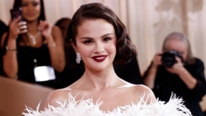 Селена Гомес столкнулась с резкой критикой после публикации новых селфи