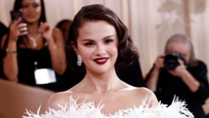 Селена Гомес столкнулась с резкой критикой после публикации новых селфи