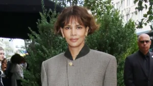 Бывший муж Холли Берри заявил, что актриса душила их сына Бывший муж Холли Берри заявил, что актриса душила их сына