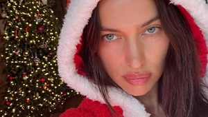 Российская модель Ирина Шейк поделилась откровенным фото в бикини