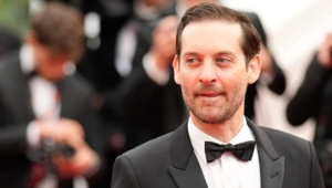 Тоби Магуайра заподозрили в романе с 20-летней моделью — предполагаемую пару заметили на «Супербоуле»