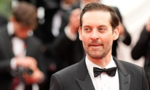 Тоби Магуайра заподозрили в романе с 20-летней моделью — предполагаемую пару заметили на «Супербоуле»