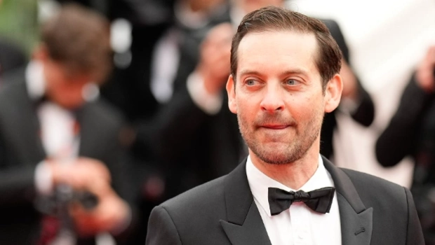 Тоби Магуайра заподозрили в романе с 20-летней моделью — предполагаемую пару заметили на «Супербоуле»