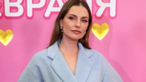 Мать певицы Саши Савельевой судится с транспортной компанией из-за падения в автобусе