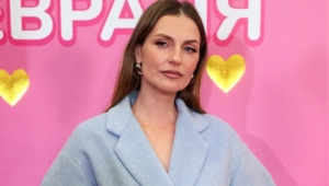 Мать певицы Саши Савельевой судится с транспортной компанией из-за падения в автобусе